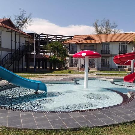 Tunas Resort Port Dickson Bagian luar foto