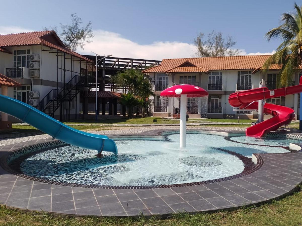 Tunas Resort Port Dickson Bagian luar foto