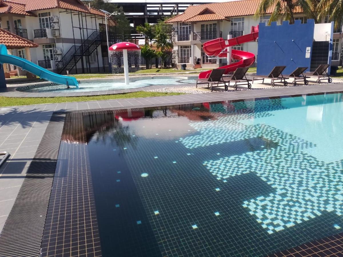 Tunas Resort Port Dickson Bagian luar foto