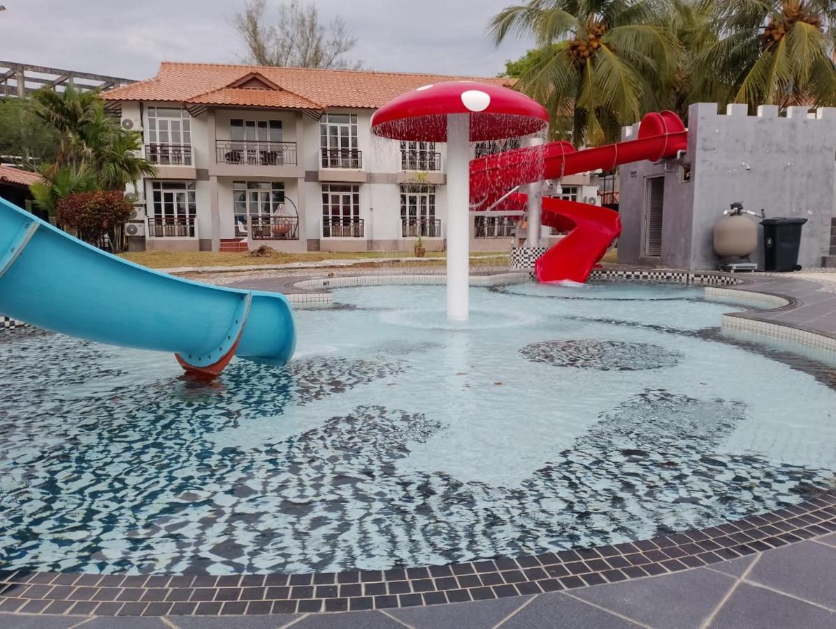 Tunas Resort Port Dickson Bagian luar foto